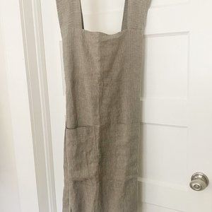 LinenbyMN Linen cross back apron with pockets in natural stripes